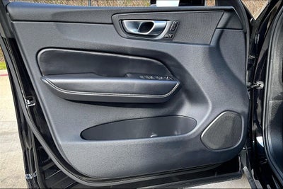 2025 Volvo XC60 B5 Core