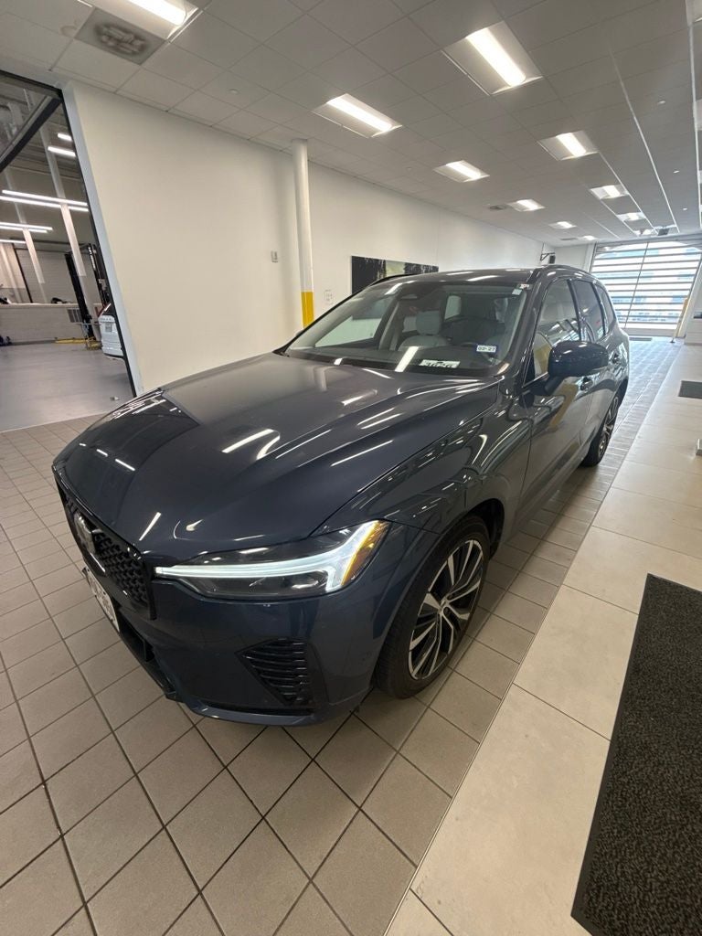 2025 Volvo XC60 B5 Ultra