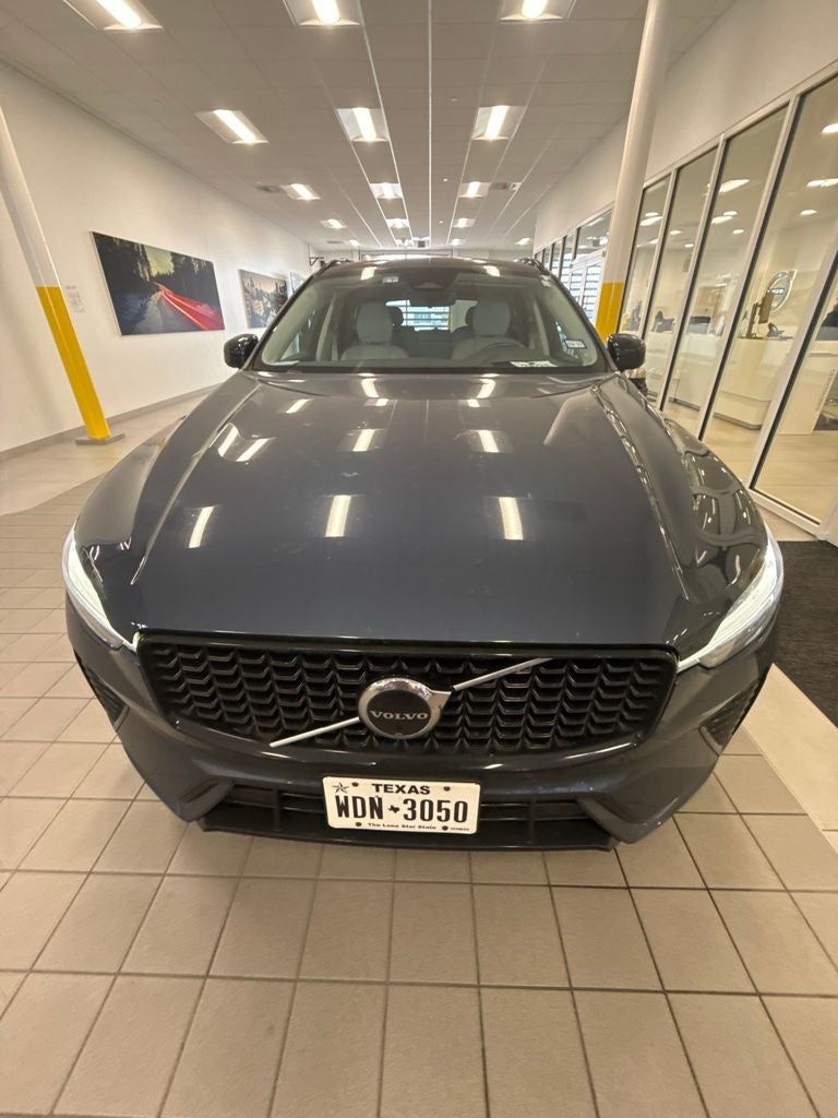 2025 Volvo XC60 B5 Ultra