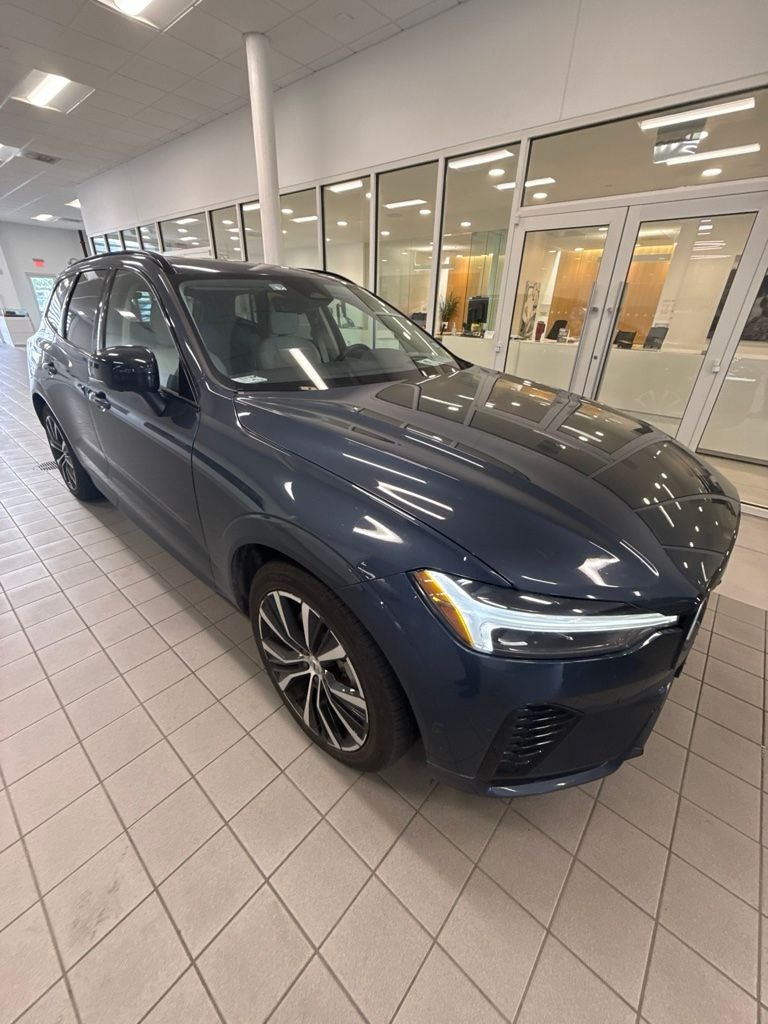 2025 Volvo XC60 B5 Ultra