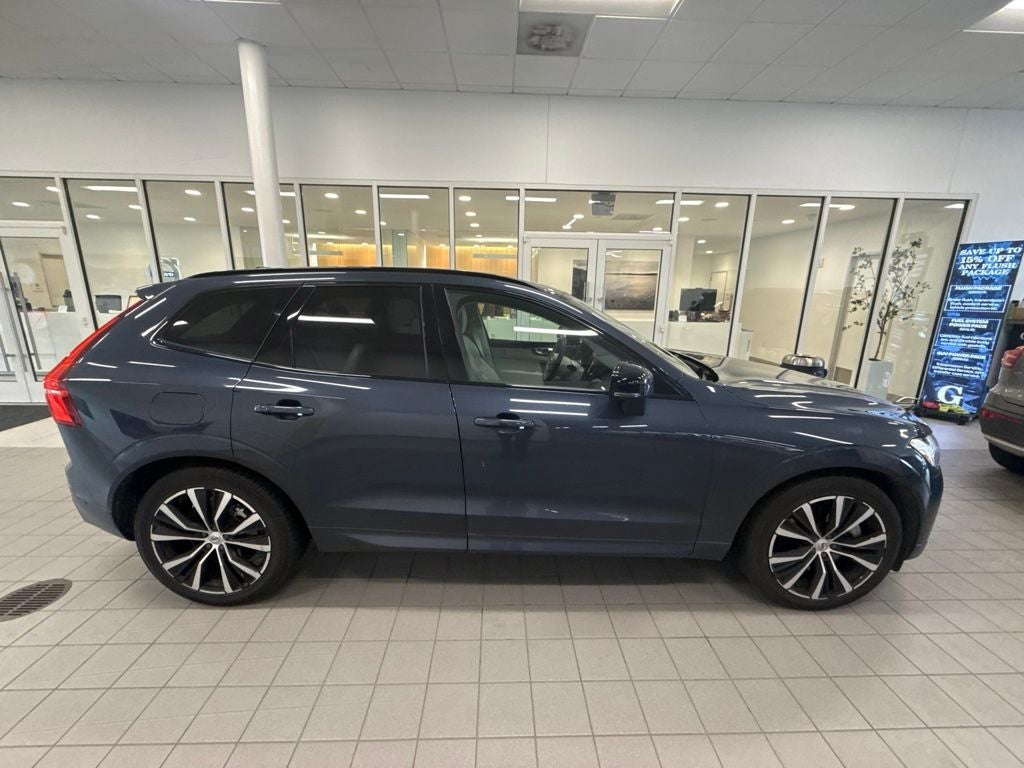 2025 Volvo XC60 B5 Ultra