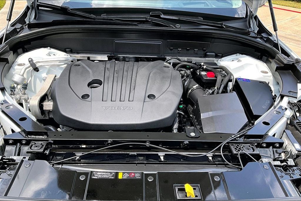 2026 Volvo XC60 B5 Ultra