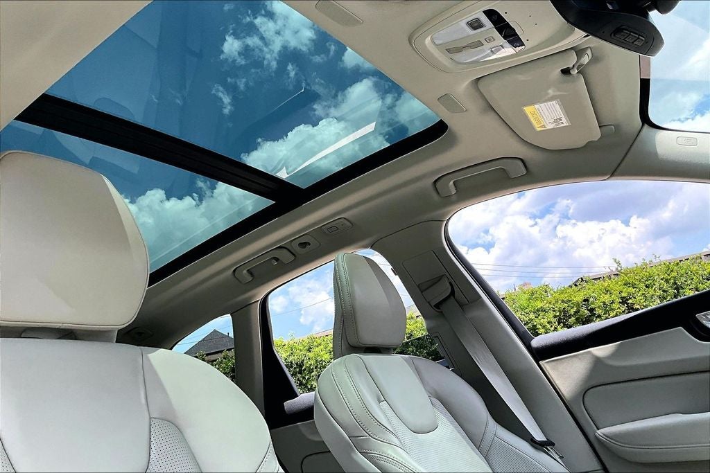 2026 Volvo XC60 B5 Ultra