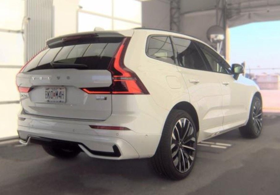 2026 Volvo XC60 B5 Ultra