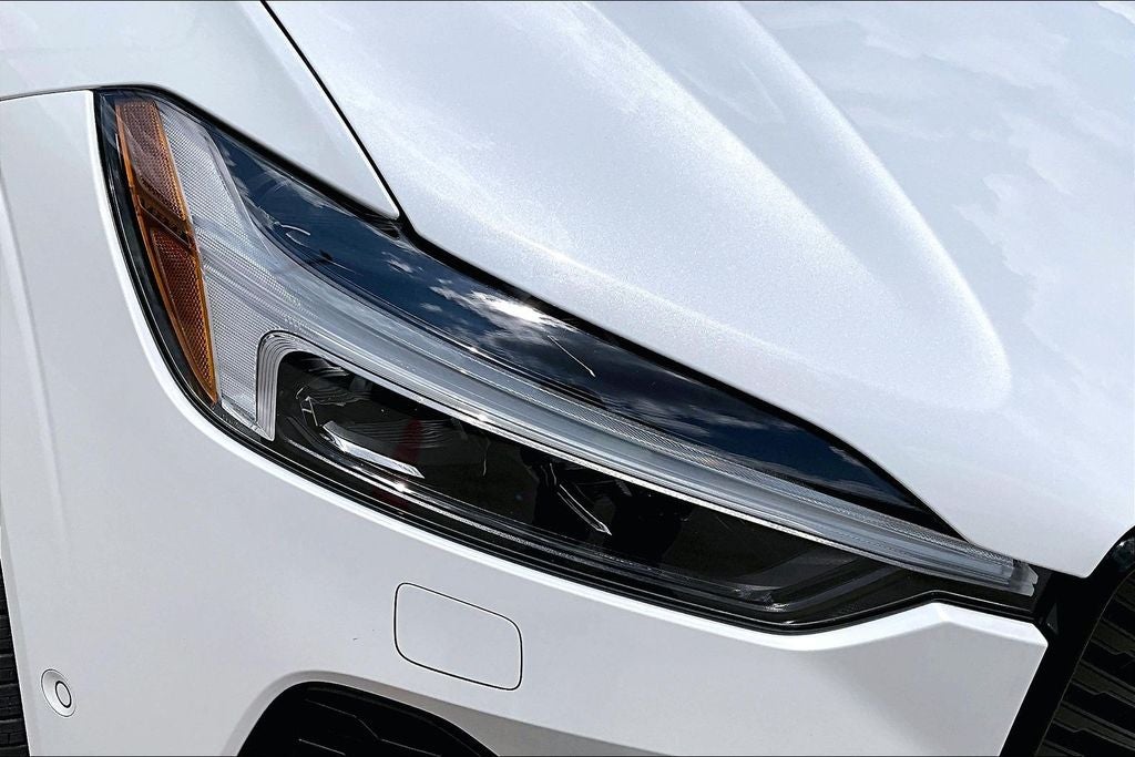 2026 Volvo XC60 B5 Ultra