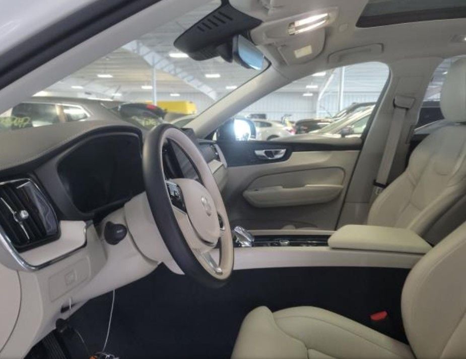 2026 Volvo XC60 B5 Ultra
