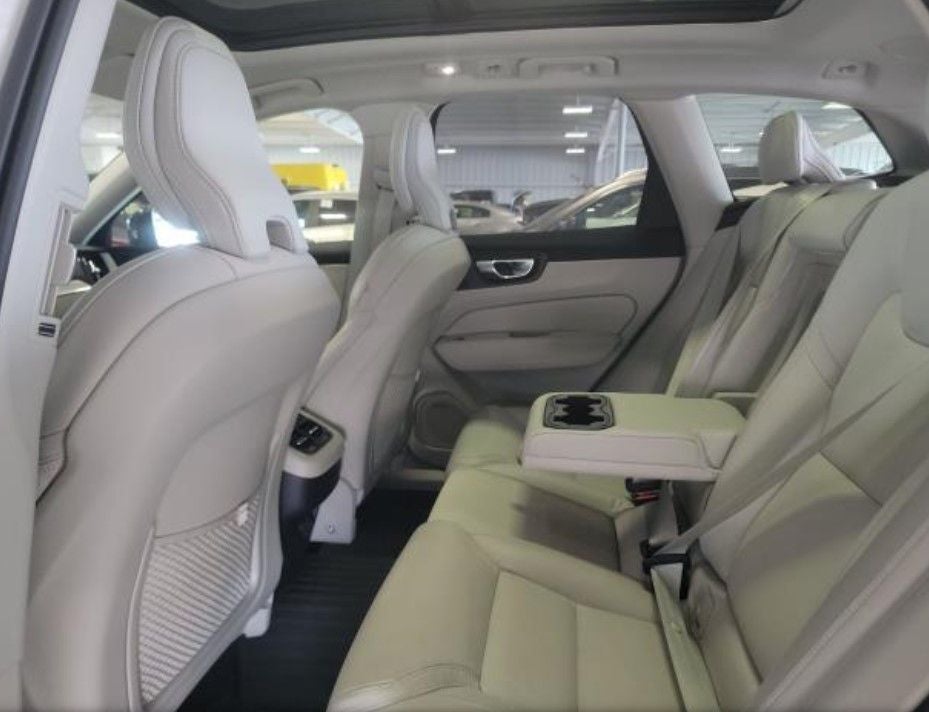 2026 Volvo XC60 B5 Ultra
